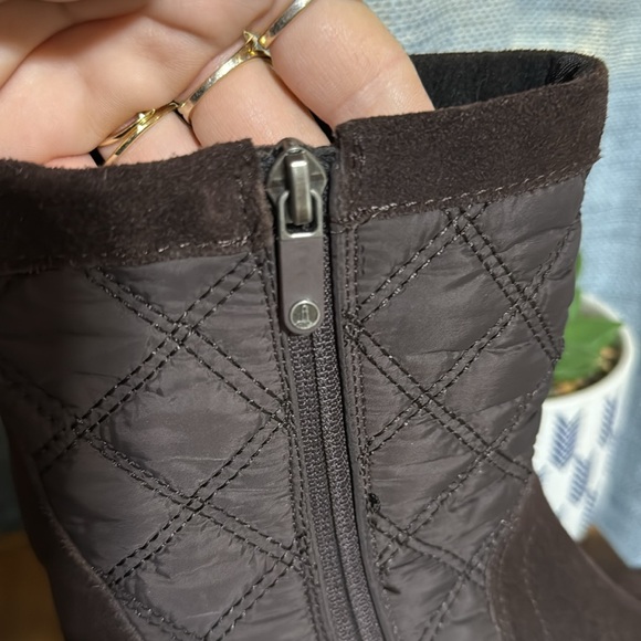 Lands' End Chocolate Brown Suede Quilted Winter Boots Side Zip Pull On 8.5 Comfy - Picture 8 of 8